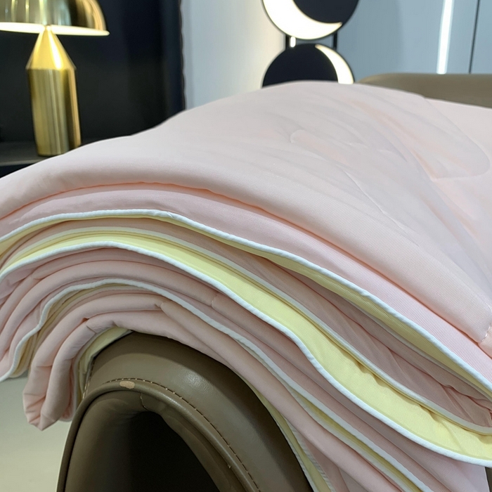 91家纺网 家纺一手货源 找家纺 奈萝家纺 2025新款A类凉感丝小凉皮夏被可机洗夏被新品空调被 蜜桃菠萝