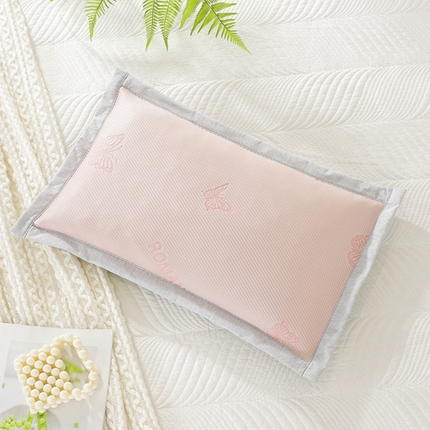 91家纺网 家纺一手货源 找家纺 温蔓2025新款斜纹蝴蝶提花方角枕 浅粉