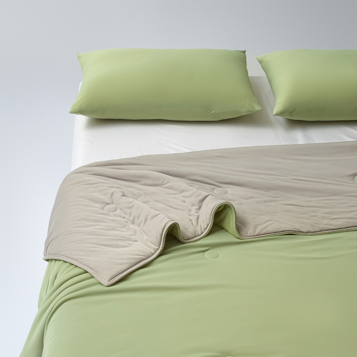 91家纺网 家纺一手货源 找家纺 欧邦 2025春夏新款Pro+深睡双面用锦纶夏被空调被 松柏绿