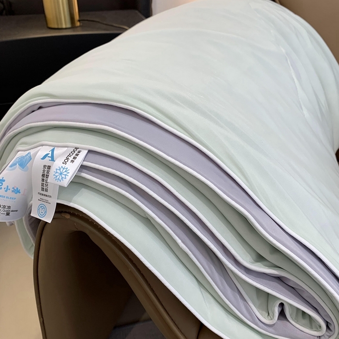 91家纺网 家纺一手货源 找家纺 奈萝家纺 2025新款A类凉感丝小凉皮夏被可机洗夏被新品空调被 香草奶冻