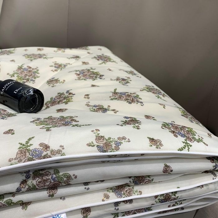 91家纺网 家纺一手货源 找家纺 奈萝家纺 2025新款A类凉感丝小凉皮夏被可机洗夏被新品空调被 碎花情怀