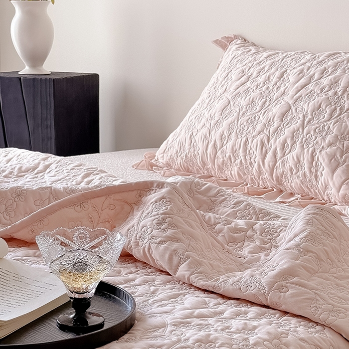 91家纺网 家纺一手货源 找家纺 佳汐蓝家纺2025春夏新品60天丝夹棉床盖多用 素客-桃喜粉