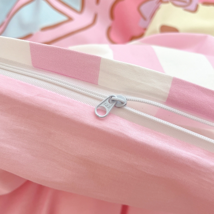 91家纺网 家纺一手货源 找家纺 暮思家居 2025新款正版授权三丽鸥大阪全棉数码印花纯棉四件套系列-第三批(专版花型) 大版-条纹美乐蒂