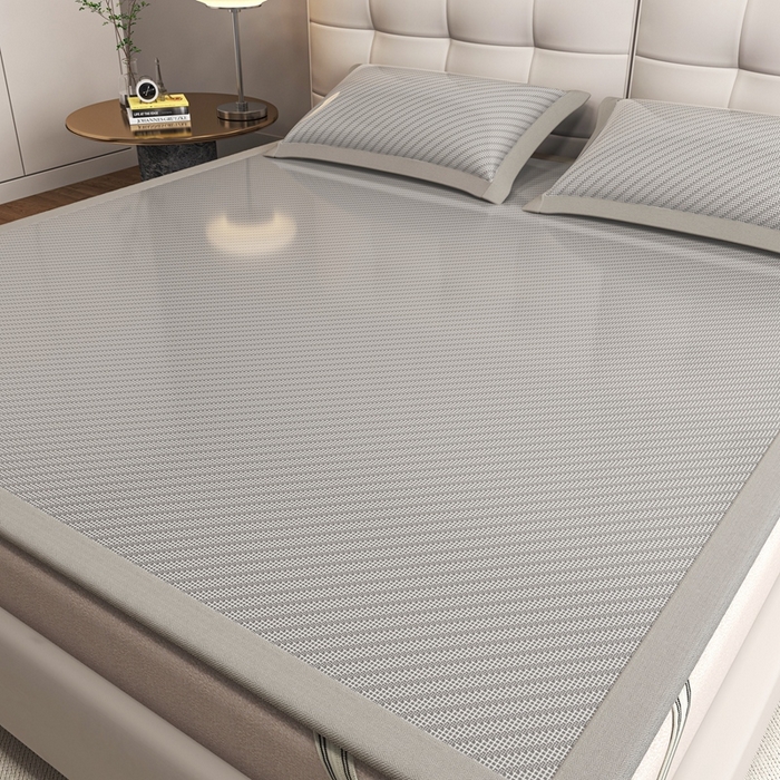 91家纺网 家纺一手货源 找家纺 欧邦 2025春夏新款水某星同款斜纹提花冰丝席三件套 凉席款-气质灰