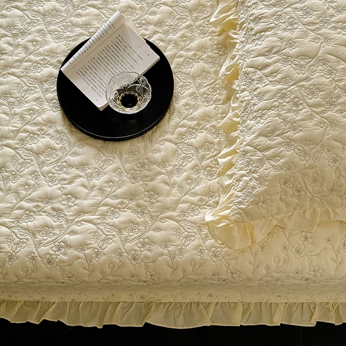 91家纺网 家纺一手货源 找家纺 佳汐蓝家纺2025春夏新品60天丝夹棉床盖多用 素客-新月黄