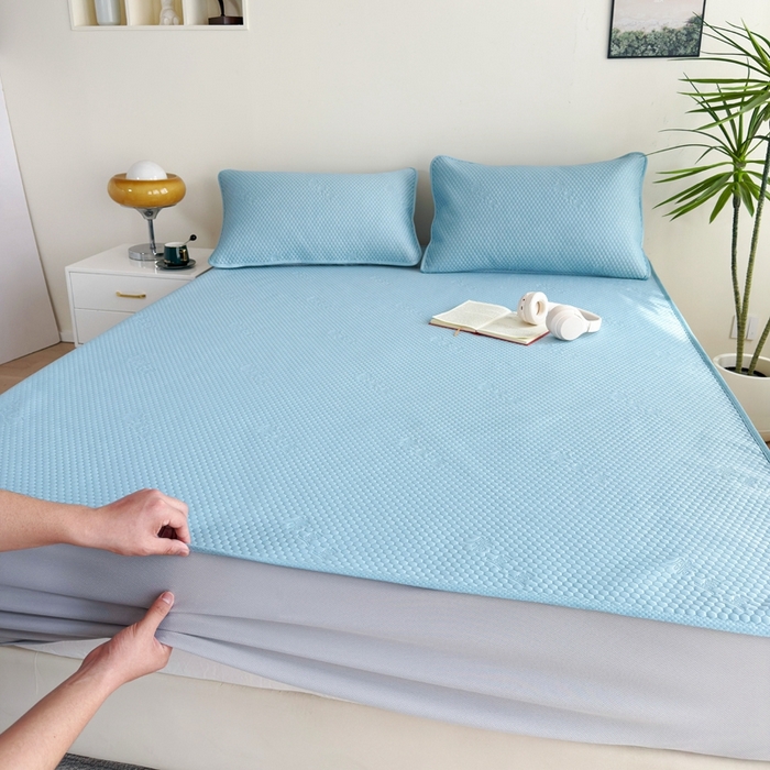 91家纺网 家纺一手货源 找家纺 许林2025新款凉豆豆床席 简约蓝