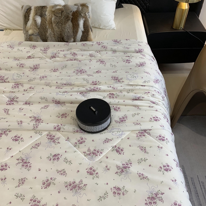 91家纺网 家纺一手货源 找家纺 奈萝家纺 2025新款A类凉感丝小凉皮夏被可机洗夏被新品空调被 樱花紫