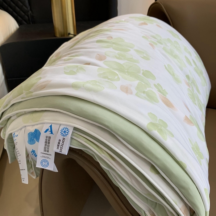 91家纺网 家纺一手货源 找家纺 奈萝家纺 2025新款A类凉感丝小凉皮夏被可机洗夏被新品空调被 清凉一夏绿