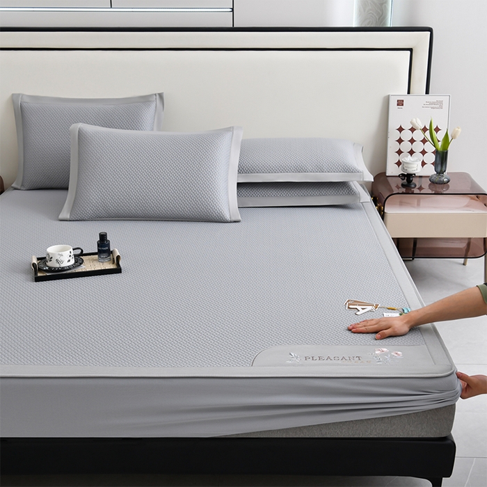 91家纺网 家纺一手货源 找家纺 小牛席业 2025新款3D按摩-鲜花清凉豆豆席系列（床笠款） 灰色