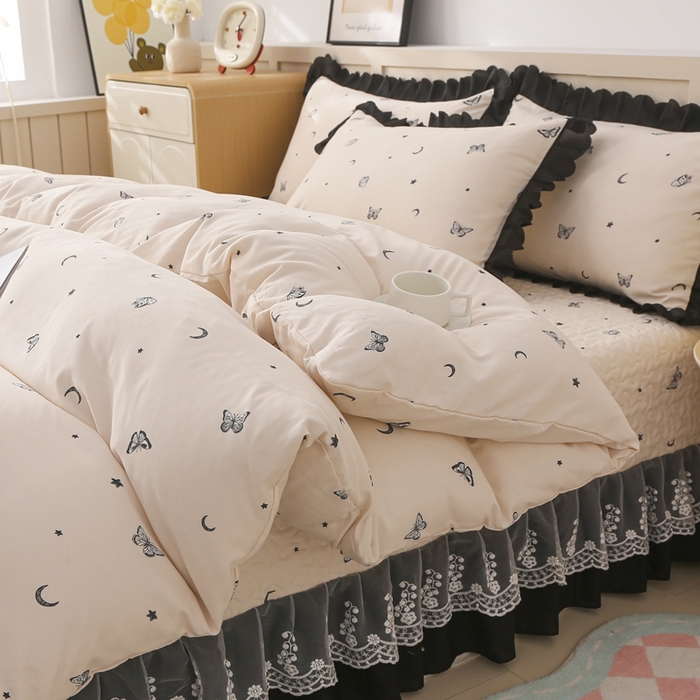 91家纺网 家纺一手货源 找家纺 铠畅  2025新款法式花边云朵棉床盖款夏被四件套 蝶梦