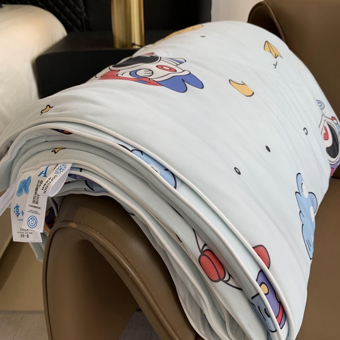 91家纺网 家纺一手货源 找家纺 奈萝家纺 2025新款A类凉感丝小凉皮夏被可机洗夏被新品空调被 宇航员