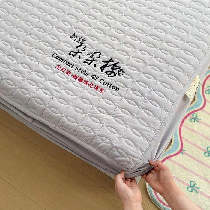 91家纺网 家纺一手货源 找家纺 云雀 2025新款A类加棉刺绣棉花床笠+盖毯 棉花床笠-灰