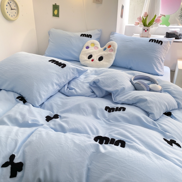 91家纺网 家纺一手货源 找家纺 优卡迪家纺馆 2025新款水洗棉毛巾绣四件套（下载文件夹包含买家秀） 迷你情结-蓝