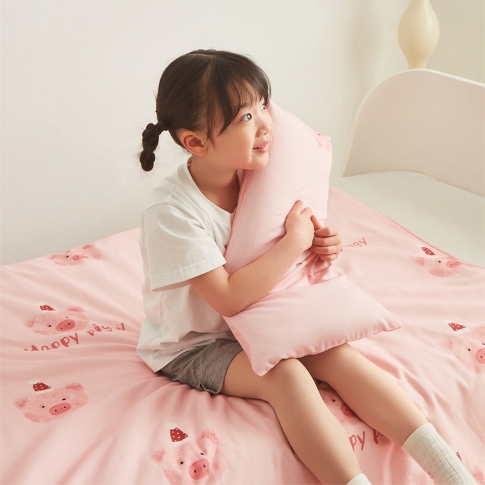 91家纺网 家纺一手货源 找家纺 艾佳宝贝 2025新款A类儿童全棉多功能单被套可拆式夏被 乖巧萌猪