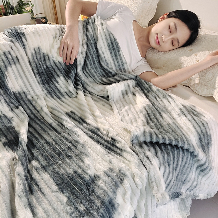 91家纺网 家纺一手货源 找家纺 巴木赫2025新款200g水墨印染抽条毛毯毯子 水墨画