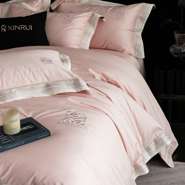 91家纺网 家纺一手货源 找家纺 馨蕊家居 2025新款100s高奢典藏简约全棉系列四件套-棉罗莎 棉罗莎-蔷薇粉