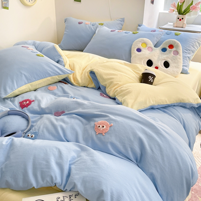 91家纺网 家纺一手货源 找家纺 优卡迪家纺馆 2025新款水洗棉毛巾绣四件套（下载文件夹包含买家秀） 开心怪兽-天蓝奶黄