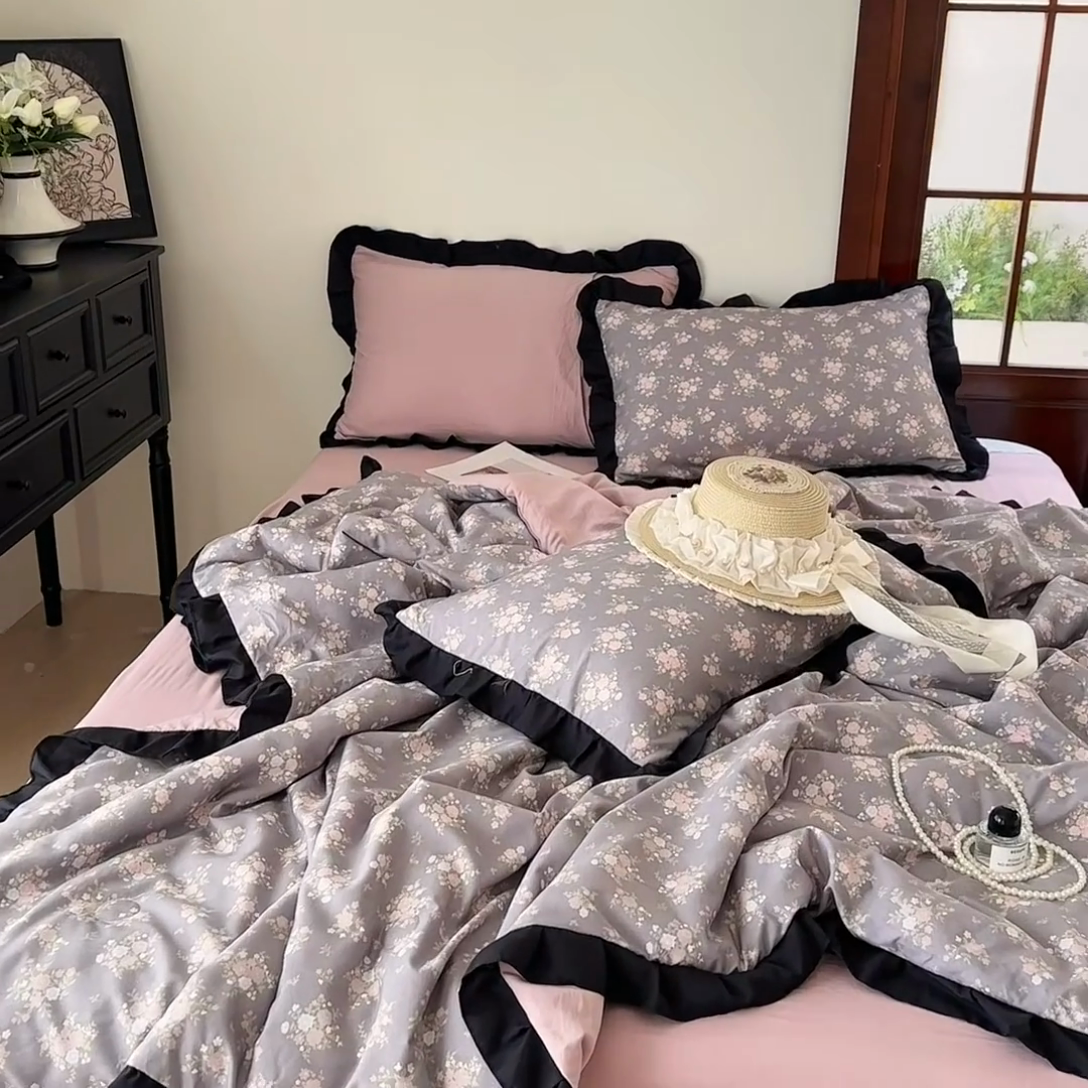 91家纺网 家纺一手货源 找家纺 亿品家纺 2025直播爆款韩版赫本风花边款针织棉双层纱夏被四件套【有买家秀加V】