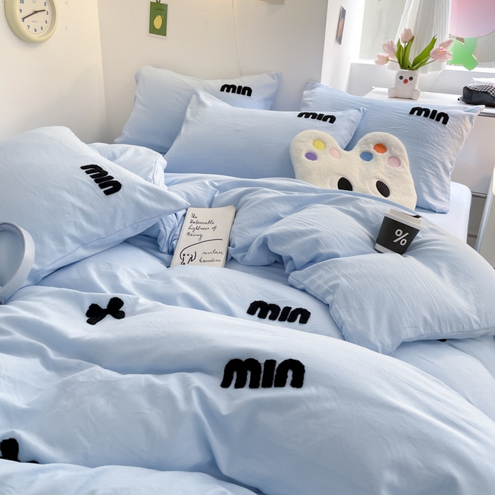 91家纺网 家纺一手货源 找家纺 优卡迪家纺馆 2025新款水洗棉毛巾绣四件套（下载文件夹包含买家秀） 迷你情结-蓝