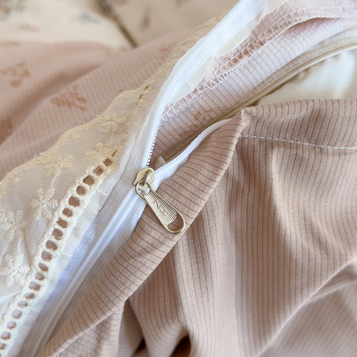 91家纺网 家纺一手货源 找家纺 竹合家纺 2025新款春日碎花法式镂空花边款式提花皱皱四件套 法式-海岛清茶