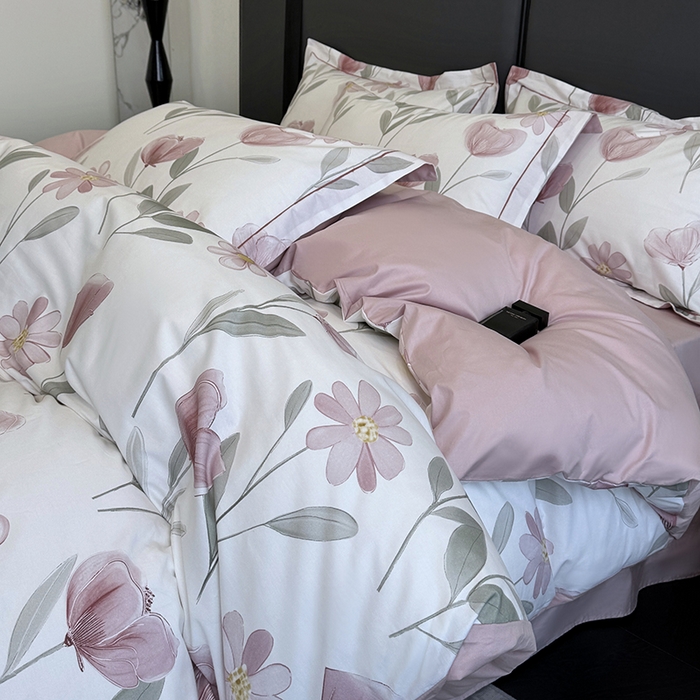 91家纺网 家纺一手货源 找家纺 乐蔻家纺 2025新款全棉13376数码印花四件套 夏恋（粉）