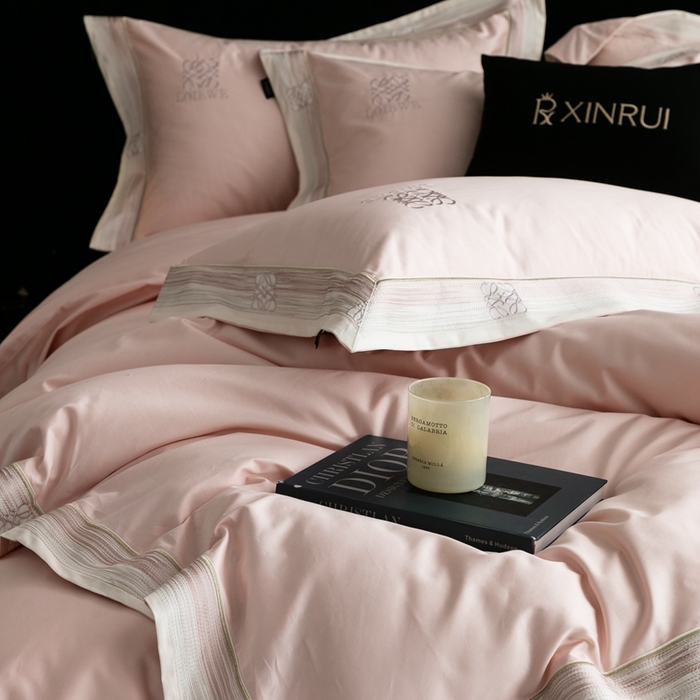91家纺网 家纺一手货源 找家纺 馨蕊家居 2025新款100s高奢典藏简约全棉系列四件套-棉罗莎 棉罗莎-蔷薇粉