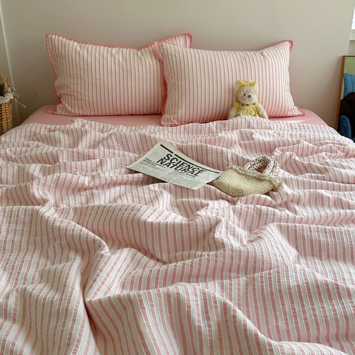 91家纺网 家纺一手货源 找家纺   曼町家居2025新款全棉水洗棉提花贝壳边夏被系列 落樱粉