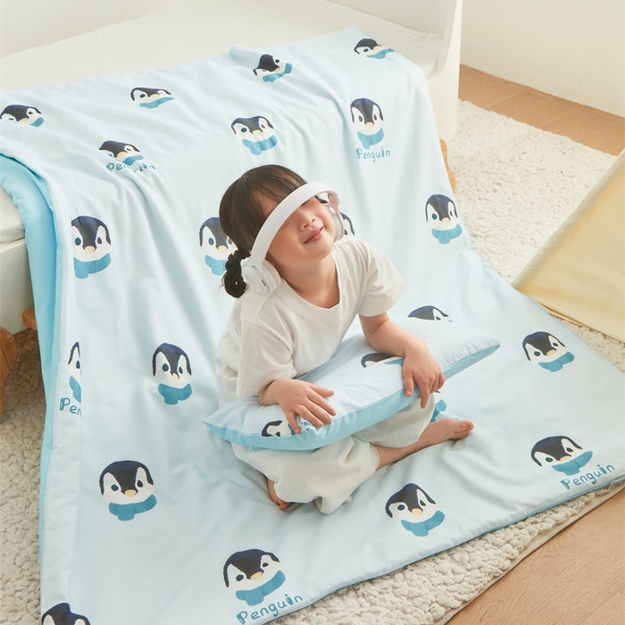 91家纺网 家纺一手货源 找家纺 艾佳宝贝 2025新款A类儿童全棉多功能单被套可拆式夏被四季被子 乖萌小企鹅