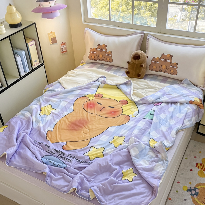 91家纺网 家纺一手货源 找家纺 博雅 2025新款A类大版数码印花冰丝凉席可组合凉感丝夏被-卡皮巴拉 星星卡皮巴拉