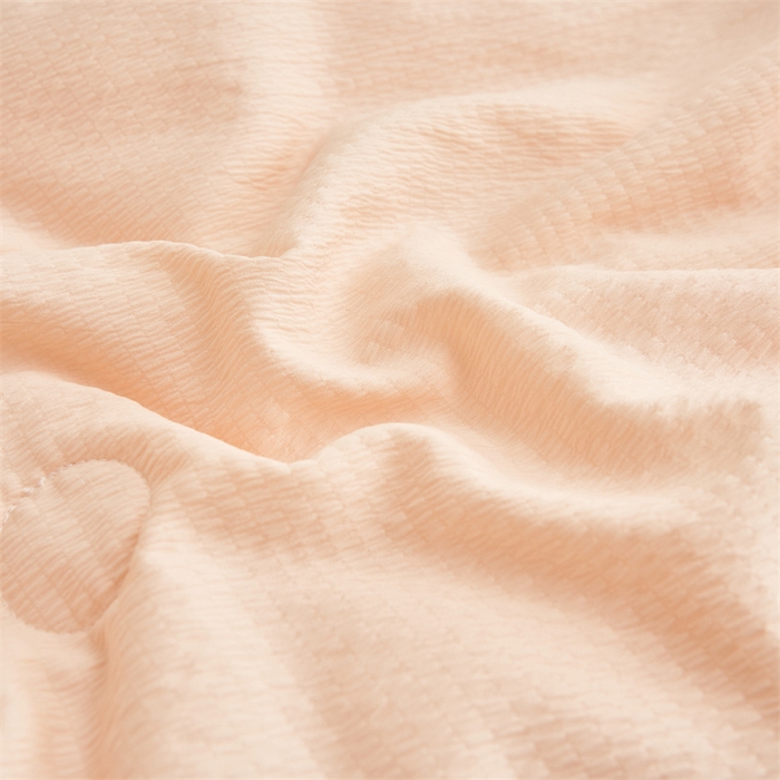 91家纺网 家纺一手货源 找家纺 恒爱家纺 2025新款A类泡泡纱床盖-杜鹃 美人玉