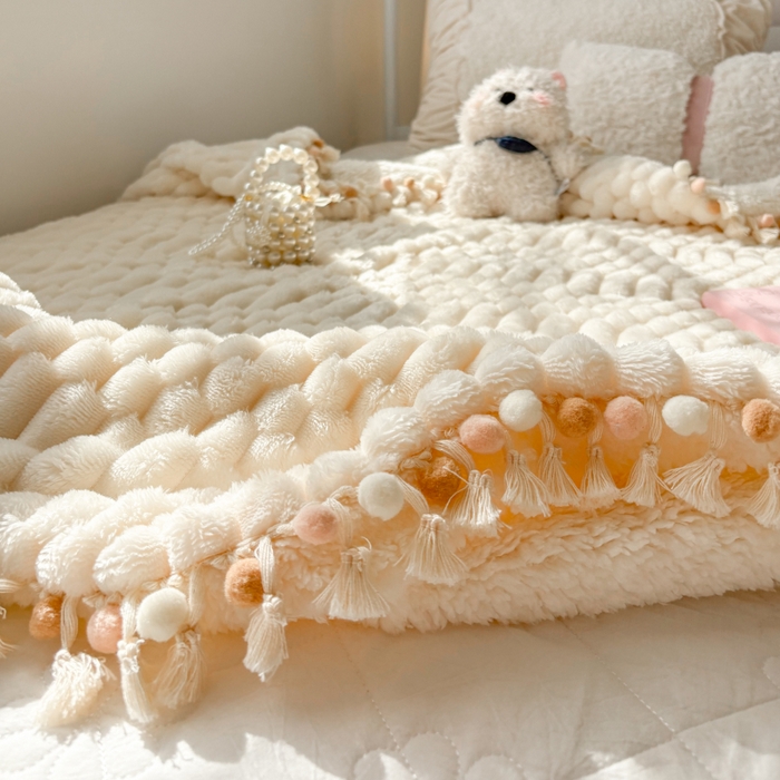 91家纺网 家纺一手货源 找家纺 （总）潮邦创意家居 2025新款 奶芙绒流苏球毛毯