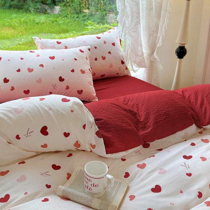 91家纺网 家纺一手货源 找家纺 仟网汇 2025新款亲肤舒适提花小竺棉彩竹棉彩竺棉系列四件套 彩竺棉-红爱心