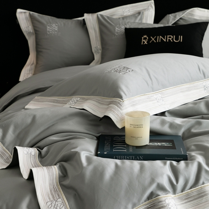 91家纺网 家纺一手货源 找家纺 馨蕊家居 2025新款100s高奢典藏简约全棉系列四件套-棉罗莎 棉罗莎-高级灰