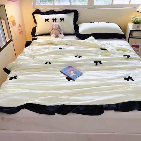 91家纺网 家纺一手货源 找家纺 老K (原美阁） 2025新款毛巾绣韩版单夏被空调被单品 蝴蝶结-米白