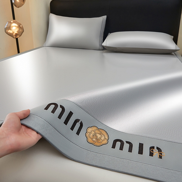 91家纺网 家纺一手货源 找家纺 全季家居 2025新款全季家居5A抗菌min系列凉感冰丝席 床笠-银灰