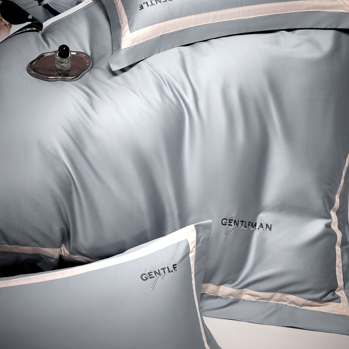 91家纺网 家纺一手货源 找家纺 佳汐蓝家纺 2025春夏新款新疆棉纯棉轻奢四件套（贴边款） 低音灰