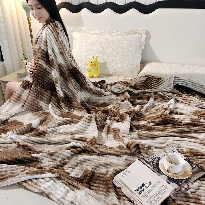 91家纺网 家纺一手货源 找家纺 巴木赫2025新款200g水墨印染抽条毛毯毯子 棕色