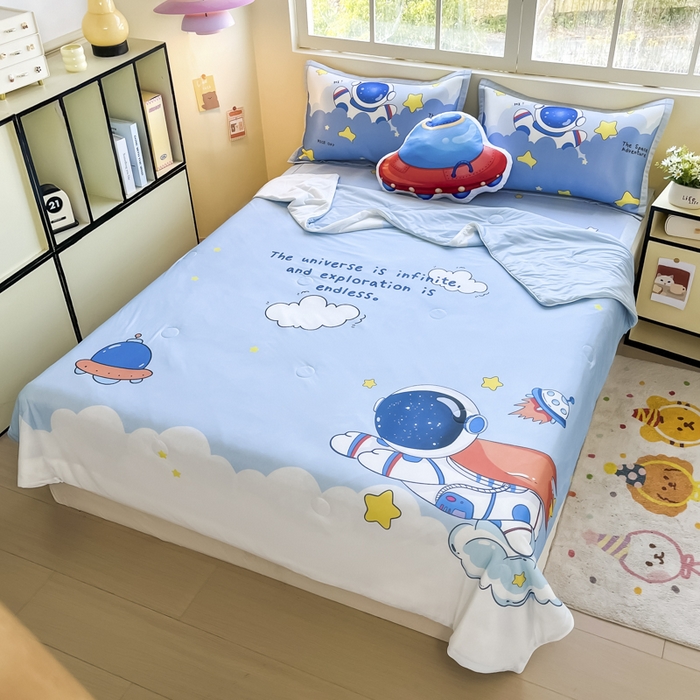 91家纺网 家纺一手货源 找家纺 （总）博雅 2025新款A类大版数码印花冰丝凉席可组合凉感丝夏被-宇航员