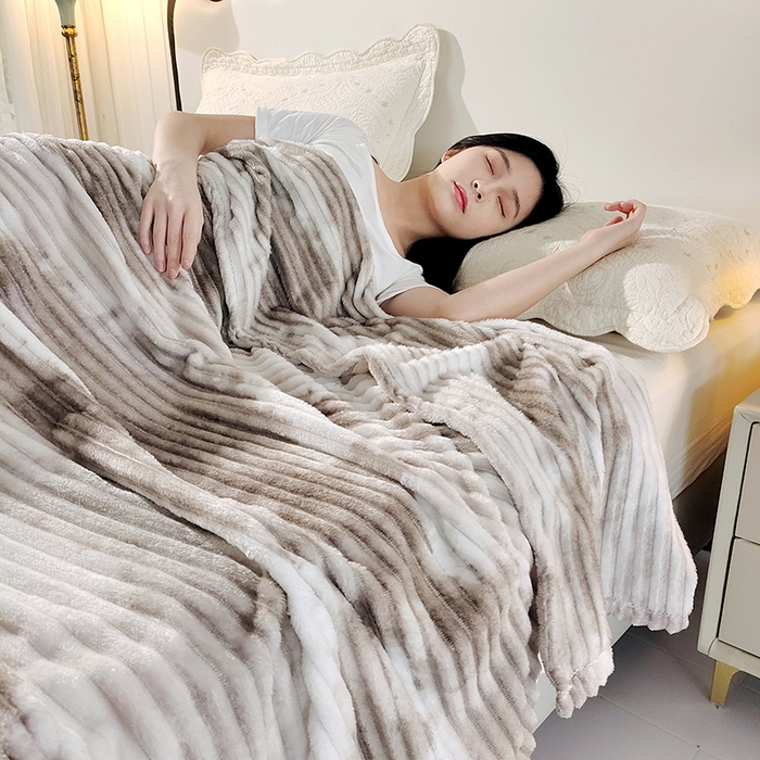 91家纺网 家纺一手货源 找家纺 （总）巴木赫2025新款200g水墨印染抽条毛毯毯子