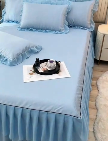91家纺网 家纺一手货源 找家纺 家之硕家纺 2025新款冰丝凉席床裙款三件套 天空蓝