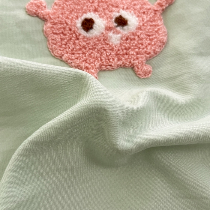 91家纺网 家纺一手货源 找家纺 优卡迪家纺馆 2025新款水洗棉毛巾绣四件套（下载文件夹包含买家秀） 开心怪兽-绿