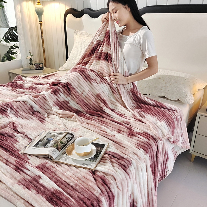 91家纺网 家纺一手货源 找家纺 巴木赫2025新款200g水墨印染抽条毛毯毯子 红棕