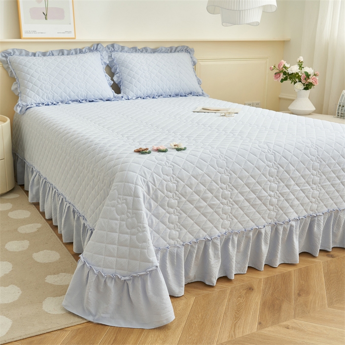 91家纺网 家纺一手货源 找家纺 恒爱家纺 2025新款A类泡泡纱床盖-杜鹃 天空蓝