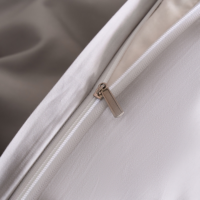 91家纺网 家纺一手货源 找家纺 闲鱼家纺 2025春夏新款小黑标60全棉纯棉四件套系列场景2 单被套被套单件 浅松灰