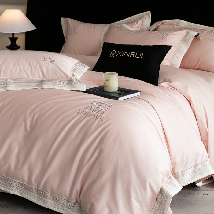 91家纺网 家纺一手货源 找家纺 馨蕊家居 2025新款100s高奢典藏简约全棉系列四件套-棉罗莎 棉罗莎-蔷薇粉