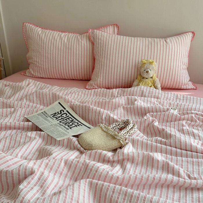 91家纺网 家纺一手货源 找家纺   曼町家居2025新款全棉水洗棉提花贝壳边夏被系列 落樱粉