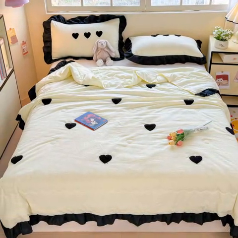 91家纺网 家纺一手货源 找家纺 老K (原美阁） 2025新款毛巾绣韩版单夏被空调被单品 爱心-米白