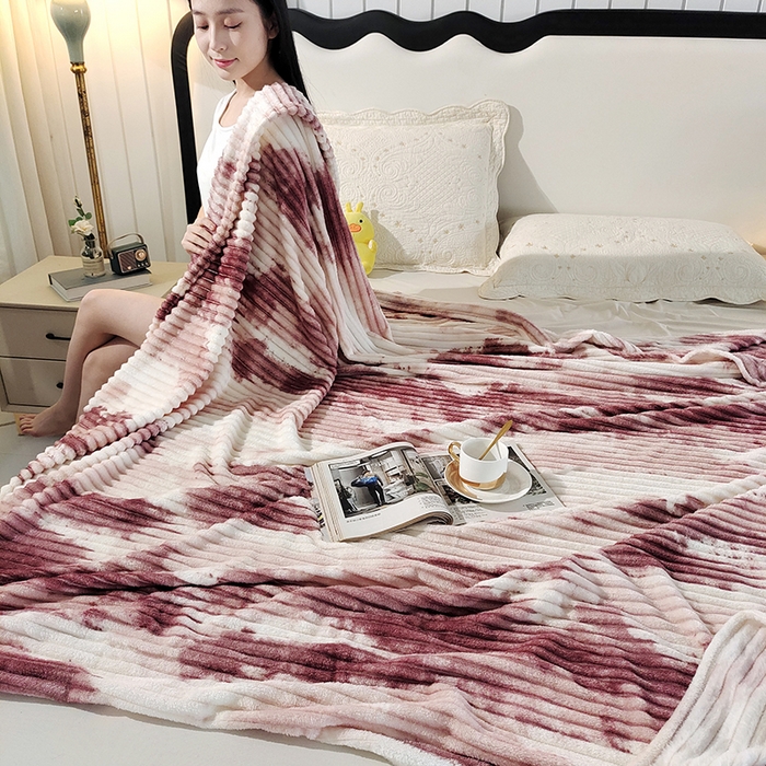 91家纺网 家纺一手货源 找家纺 巴木赫2025新款200g水墨印染抽条毛毯毯子 红棕