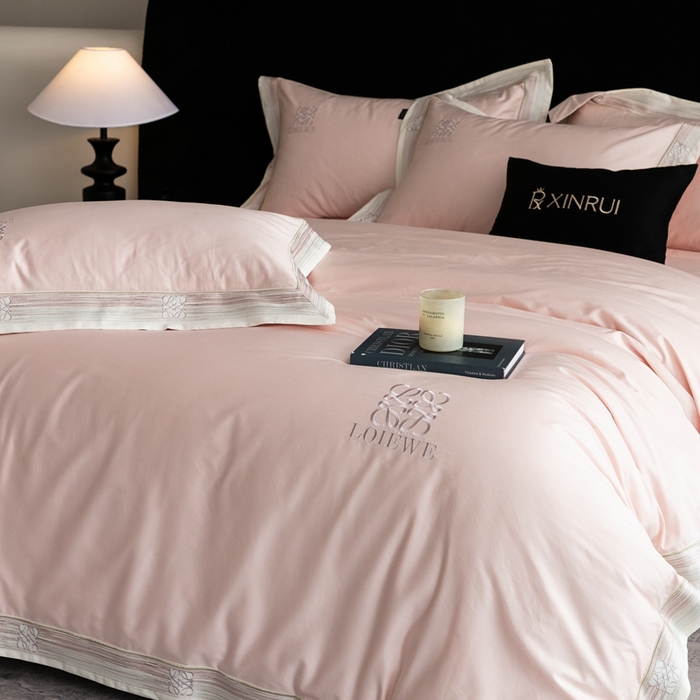 91家纺网 家纺一手货源 找家纺 馨蕊家居 2025新款100s高奢典藏简约全棉系列四件套-棉罗莎 棉罗莎-蔷薇粉