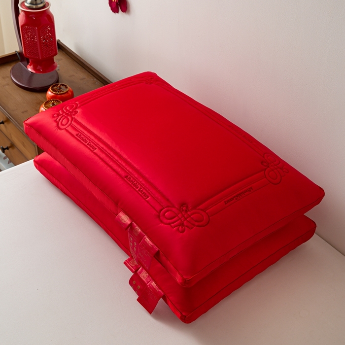 91家纺网 家纺一手货源 找家纺 2025新款婚庆枕芯 同心结缘-红乳胶枕